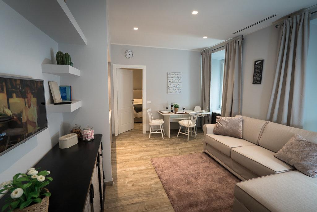 Laura Family Apartment Rom
