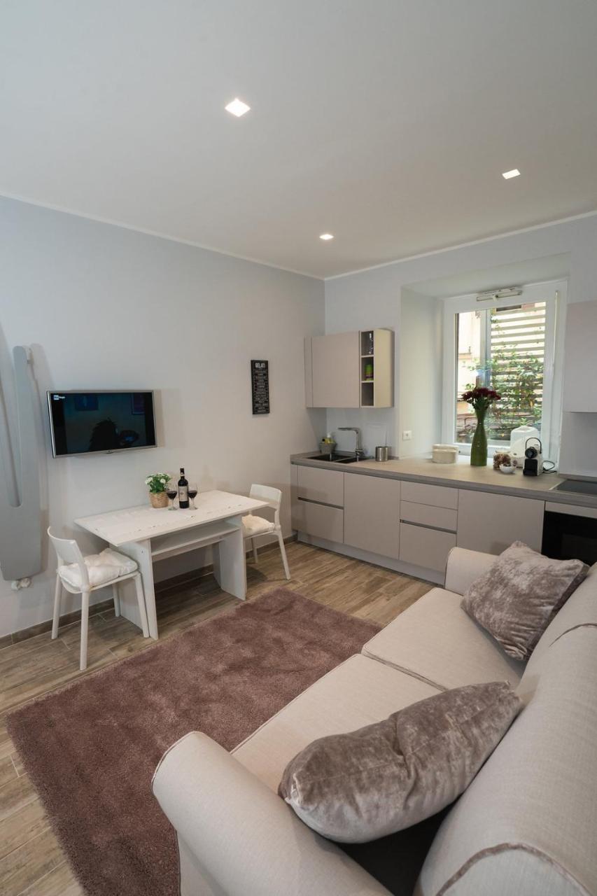 Laura Family Apartment Rom